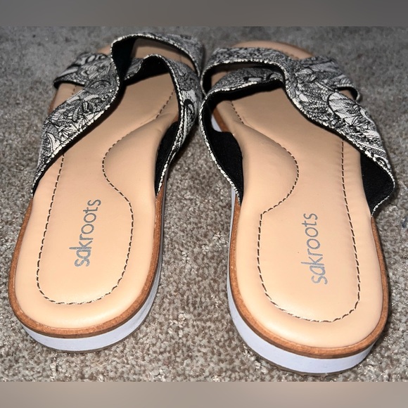 Sakroots Sandals - Picture 3 of 4